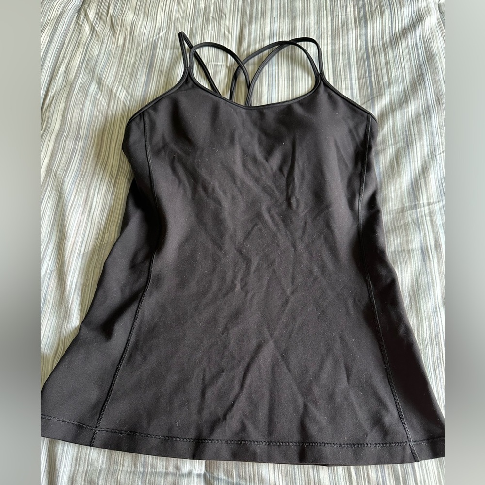 Black lululemon workout tank with built in bra.  Excellent condition, no piling